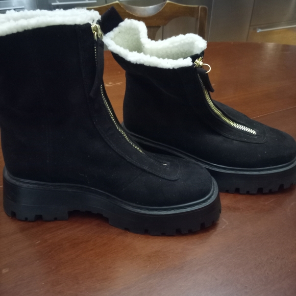 H&M Black Winter Boots with Shearling Lining - Picture 3 of 5